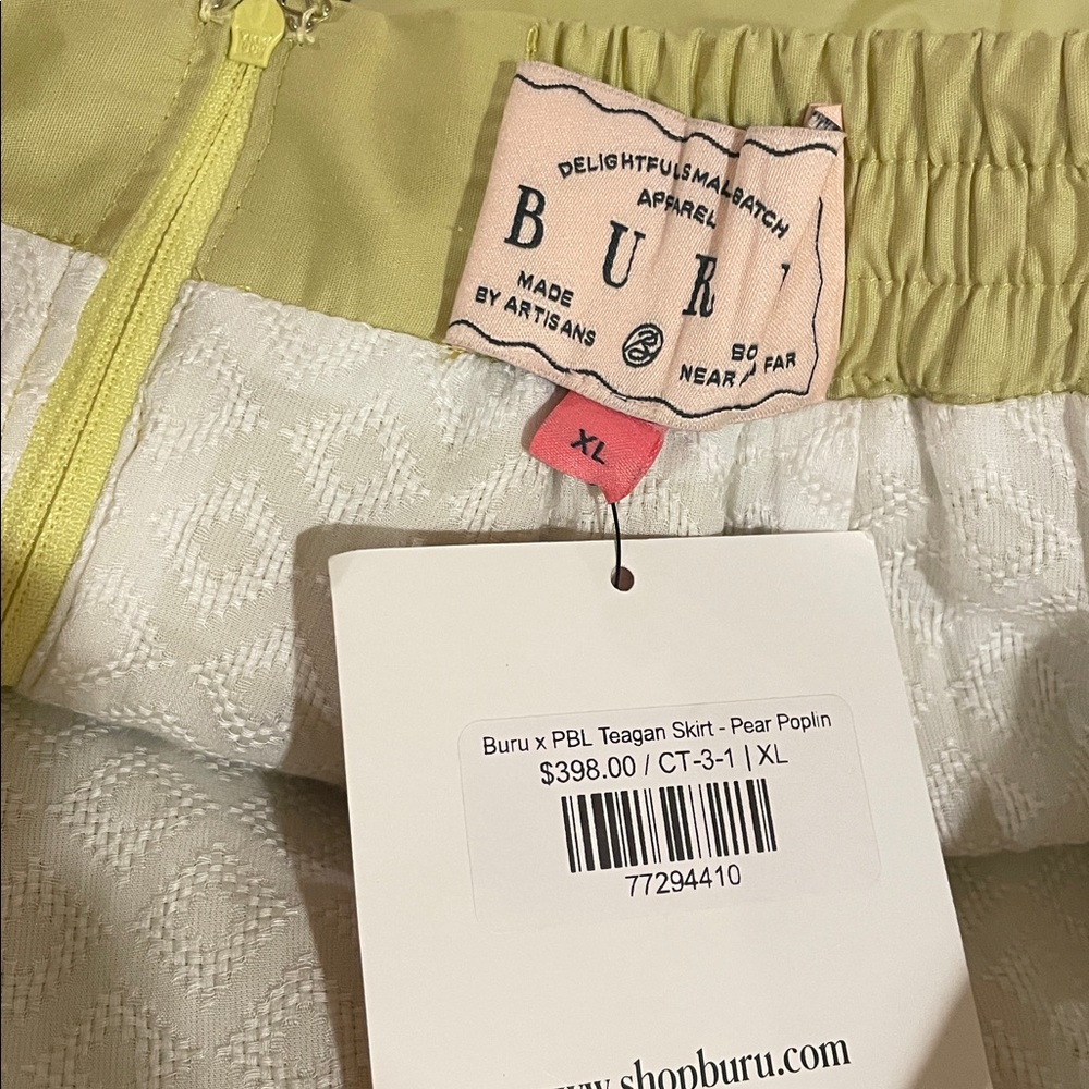 Chic Tiered A-Line Skirt in Light yellow-green - Picture 2 of 4